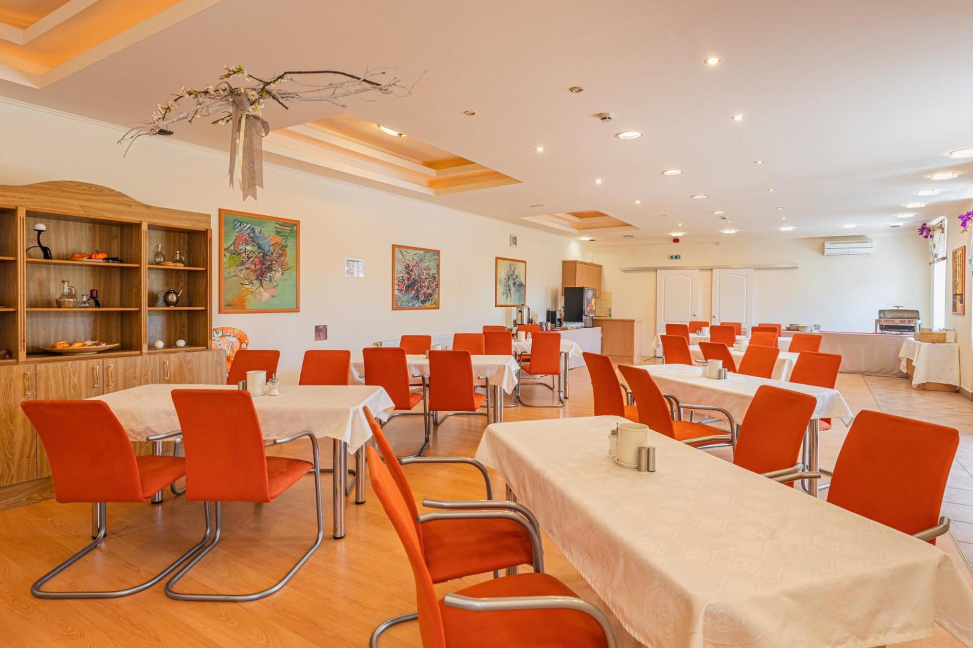 Oazis Hotel*** Hotel