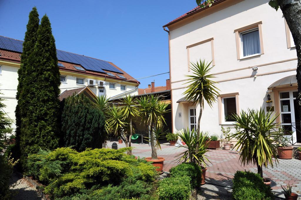 Hotel Oazis Hotel*** 4*