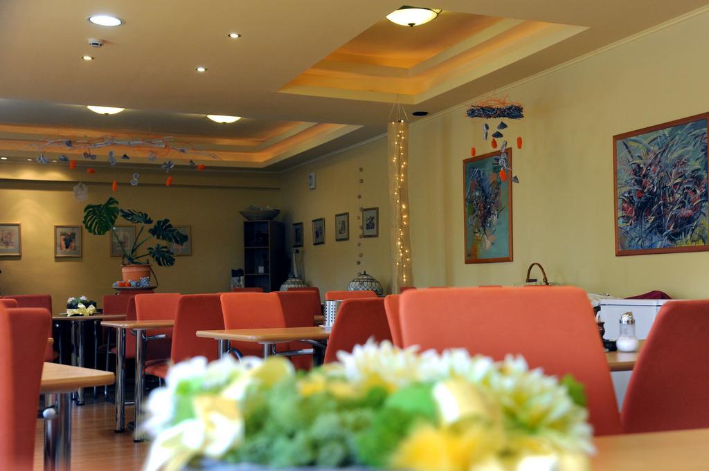 Hotel Oazis Hotel*** 4*